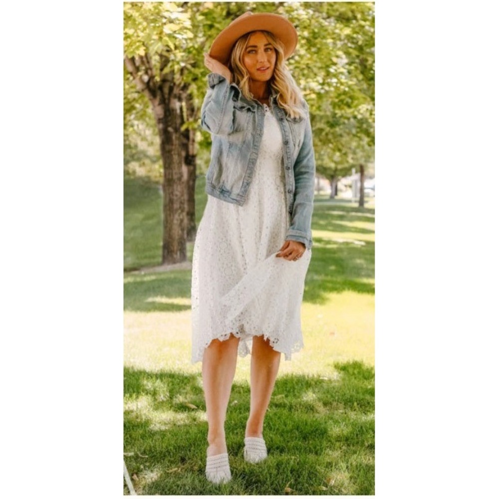 Ivy City Co Estelle White Lace Midi Dress Bridal Shower Cottagecore XS - Picture 8 of 8